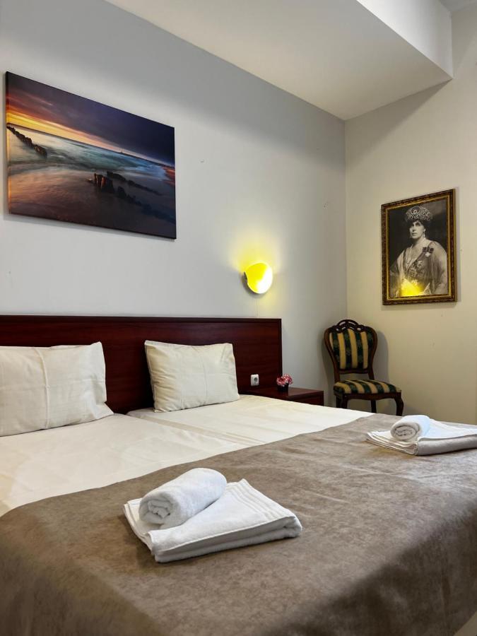 Hotel Central Balchik Esterno foto