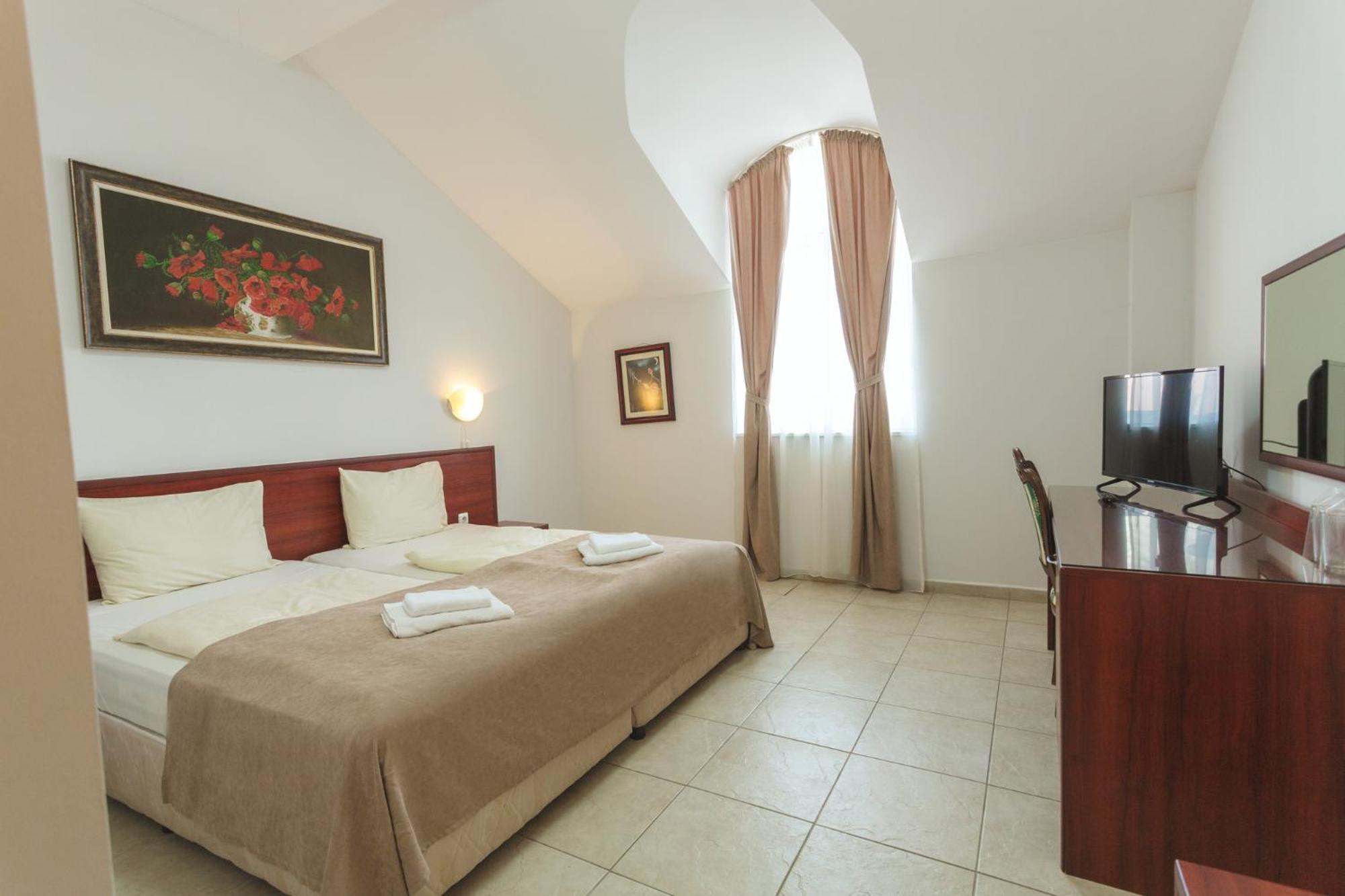Hotel Central Balchik Esterno foto